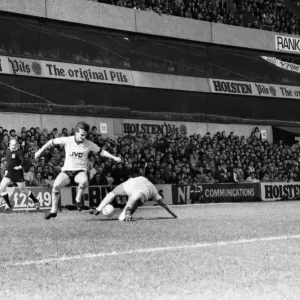 Tottenham Hotspur 1 v. Arsenal 0. Division One Football March 1986 LF19-05-059 Tottenham Hotspur 1 v. Arsenal 0. Division One Football March 1986 LF19-05-059