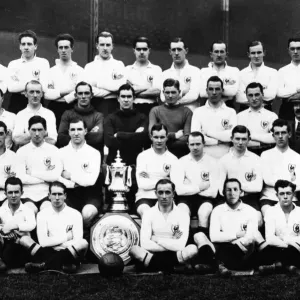 Tottenham Hotspur FA Cup Winners seen here posing for a team photo after beating Wolves Tottenham Hotspur FA Cup Winners seen here posing for a team photo after beating Wolves