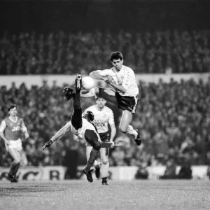 Tottenham Hotspur contro Arsenal semifinale di Coppa di Lega 2° tempo ripetizione al White Hart Lane 4°.