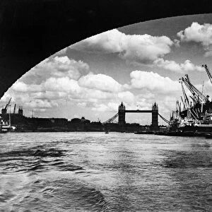 Tower Bridge and the Pool of London 21st September 1935