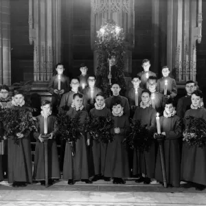Der traditionelle Spektakel von Weihnachten, wie Sängerschüler und Mitglieder des Kreuzgilde Der traditionelle Spektakel von Weihnachten, wie Sängerschüler und Mitglieder des Kreuzgilde
