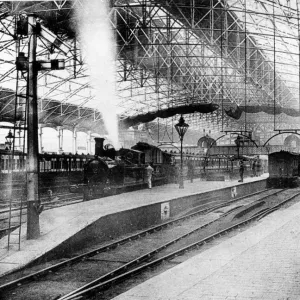 Trains at the platforms at Birmingham New Street Station, circa 1890