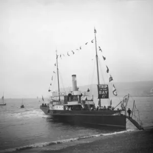 Trips around the bay at Seaton, Devon. Circa 1895 Trips around the bay at Seaton, Devon. Circa 1895