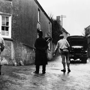 US troops arriving in Slapton to help the villagers move their possessions prior to US troops arriving in Slapton to help the villagers move their possessions prior to