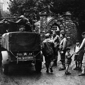 US troops arriving in Slapton to help the villagers move their possessions prior to US troops arriving in Slapton to help the villagers move their possessions prior to