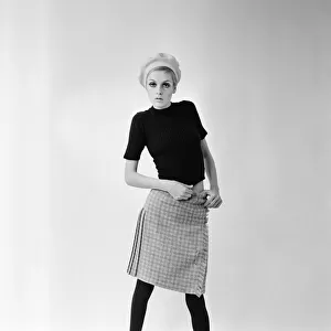 Twiggy - (born Leslie Hornby, and married name Leslie Lawson)
