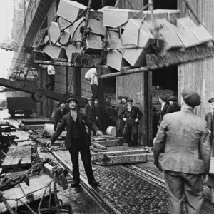 Unloading goods at Liverpool Docks, 5 December 1938 Unloading goods at Liverpool Docks, 5 December 1938