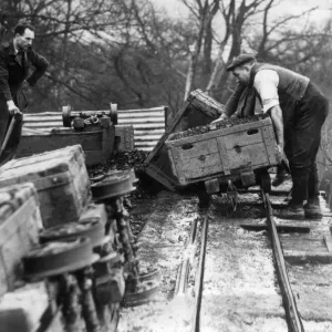 Eltringham Colliery Print: January 1949 Unloading Scene Eltringham Colliery Print: January 1949 Unloading Scene
