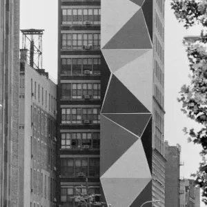 Immeuble à façade inhabituelle à New York, États-Unis, juin 1984. Immeuble à façade inhabituelle à New York, États-Unis, juin 1984.