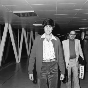 Uri Geller at London Airport. 1st November 1978 Uri Geller at London Airport. 1st November 1978
