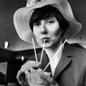 Val Thompson wearing Easter Bonnet, 25th March 1980 Val Thompson wearing Easter Bonnet, 25th March 1980