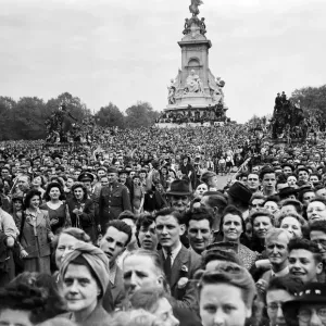 VE Day celebrations in London at the end of the Second World War VE Day celebrations in London at the end of the Second World War