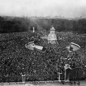 VE Day celebrations in London at the end of the Second World War VE Day celebrations in London at the end of the Second World War