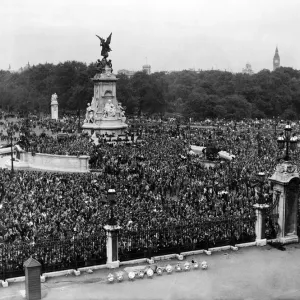 VE Day celebrations in London at the end of the Second World War VE Day celebrations in London at the end of the Second World War