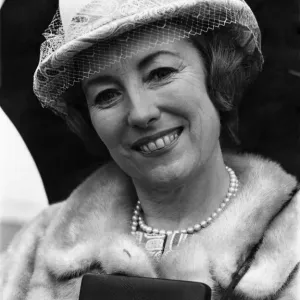 Vera Lynn outside Buckingham Palace after receiving her O. B. E. February 1969 P002479 Vera Lynn outside Buckingham Palace after receiving her O. B. E. February 1969 P002479