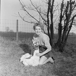 Veronica Hurst at Whipsnade Zoo 2 / 3 / 1952 C1072 / 4