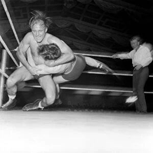 Vic Coleman vs. Cab Cash Ford at the town hall Wimbledon. May 1953 D5264