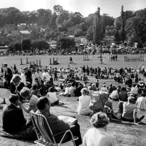 Une vue du sommet des champs d'abbaye à Kenilworth, le site de la foire annuelle de Kenilworth.