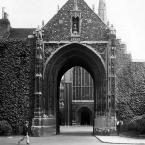View of Erpingham Gate, Norwich Catherdral. Norfolk. Circa 1929. Tyrell Collection View of Erpingham Gate, Norwich Catherdral. Norfolk. Circa 1929. Tyrell Collection