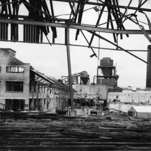 Blick auf die Fabrik der Hollister Brüder in Hull, die während des Blitzes der Stadt bombardiert wurde