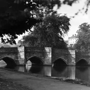 View of the old bridge which crosses the River Wye in Bakewell, Derbyshire View of the old bridge which crosses the River Wye in Bakewell, Derbyshire