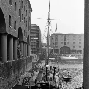 Views of Albert Dock, Liverpool. 29th January 1986