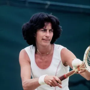 1977 Wimbledon Championship Print: Virginia Wade in Action 1977 Wimbledon Championship Print: Virginia Wade in Action