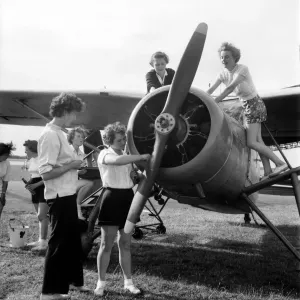 W.J.A.C. Girls Servicing Plane Print, August 1952 W.J.A.C. Girls Servicing Plane Print, August 1952