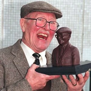 BILL WADDINGTON CORONATION STREET ACTOR WITH CHOCOLATE BUST OF HIMSELF AFTER SPONSORSHIP