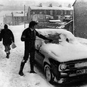 Wales Wakes Up to Blizzards - Maerdy Print, 28th April 1981 Wales Wakes Up to Blizzards - Maerdy Print, 28th April 1981