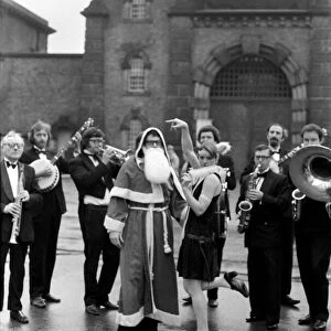 Wandsworth Prisoners Get A 1920Is Christmas: For 500 prisoners of Wandsworth Prison