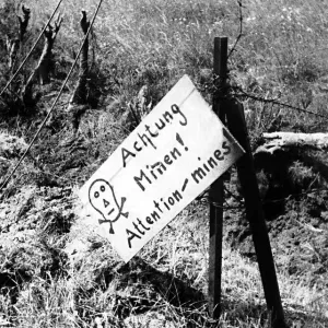 Warning of German minefield found by Canadian soldiers on arrival in France