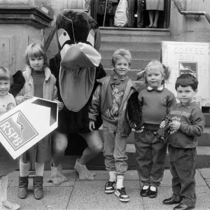Watch the birdie... Youngsters who attended Bird Afternoon Watch the birdie... Youngsters who attended Bird Afternoon
