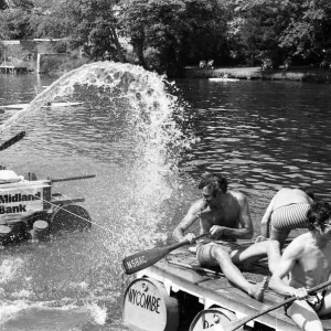 Water Carnival, Thameside, July 1976. General Scenes