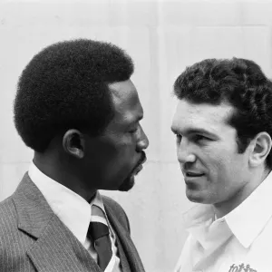 WBC World Super Welterweight champion Maurice Hope (left WBC World Super Welterweight champion Maurice Hope (left