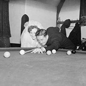 Weddding of Australian Snooker Champion Horace Lindrum to Joy White 1949. 019078 / 3