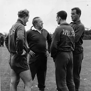 Welsh footballing great John Charles (right) pictured with Ivor Allchurch (left)