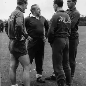 Welsh footballing great John Charles (right) pictured with Ivor Allchurch (left)