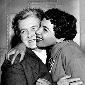Welsh singing sensation Shirley Bassey from Cardiff gives her mother a hug - Feb 1957