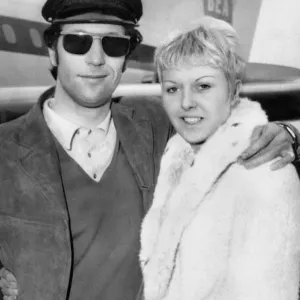 Tom Jones with Wife Linda, 8th April 1965 Print Tom Jones with Wife Linda, 8th April 1965 Print