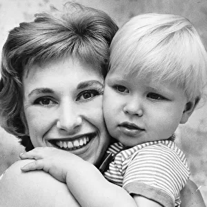 Wendy Craig Actress with her son Alaster aged 15 months Dbase