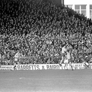West Bromwich Albion (0) vs. Arsenal (2). April 1977 77-02029-027
