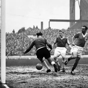 West Ham v. Blackpool F.A Cup Print, 1950s West Ham v. Blackpool F.A Cup Print, 1950s