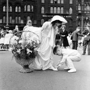 Whit Walkers in Manchesters Albert Square. 11th June 1962 Whit Walkers in Manchesters Albert Square. 11th June 1962