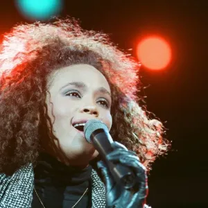 Whitney Houston chantant à Freedomfest : Célébration du 70e anniversaire de Nelson Mandela.