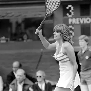 Wimbledon 80, 5th day. Sue Barker v. Mrs. P. C. Dent. June 1980 80-3345-010