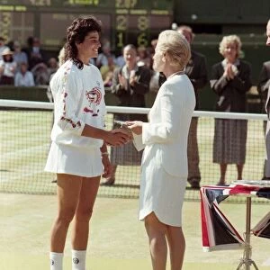 Wimbledon Ladies Final. Runners up Trophy presented to Gabriella Sabatini by Duchess of