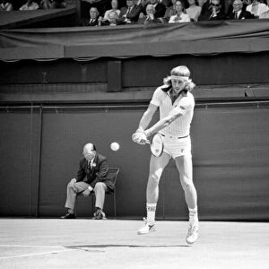Wimbledon Tennis 1st Day: Bjorn Borg in powerful action. June 1981 81-3536-003