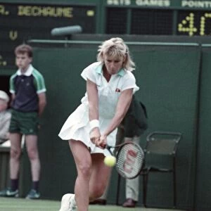 Wimbledon Tennis. (Chris Evert). June 1988 88-3341-056