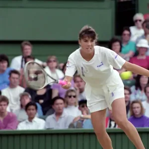 Wimbledon Tennis. J. Capriati v. M. Navratilova. July 1991 91-4197-290